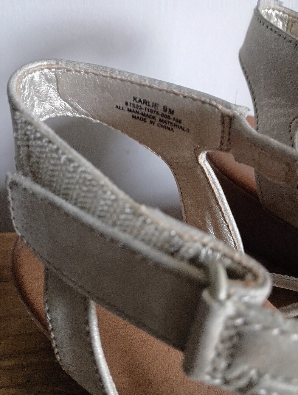 Baretraps Karlie silver wedge sandals - Picture 3 of 7